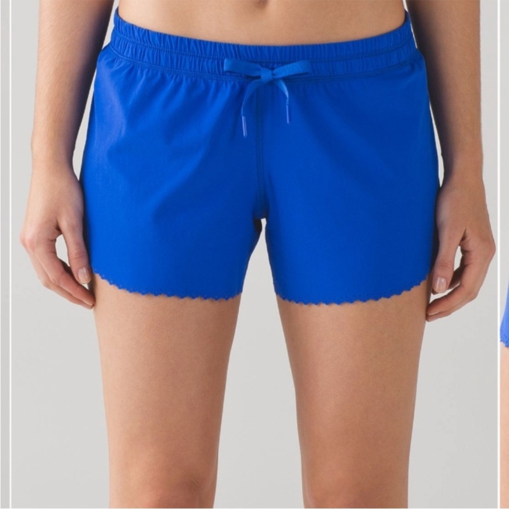 Lululemon Hi It Short Cerulean Blue Scalloped Hem Shorts Women's Size 10 - Picture 3 of 9